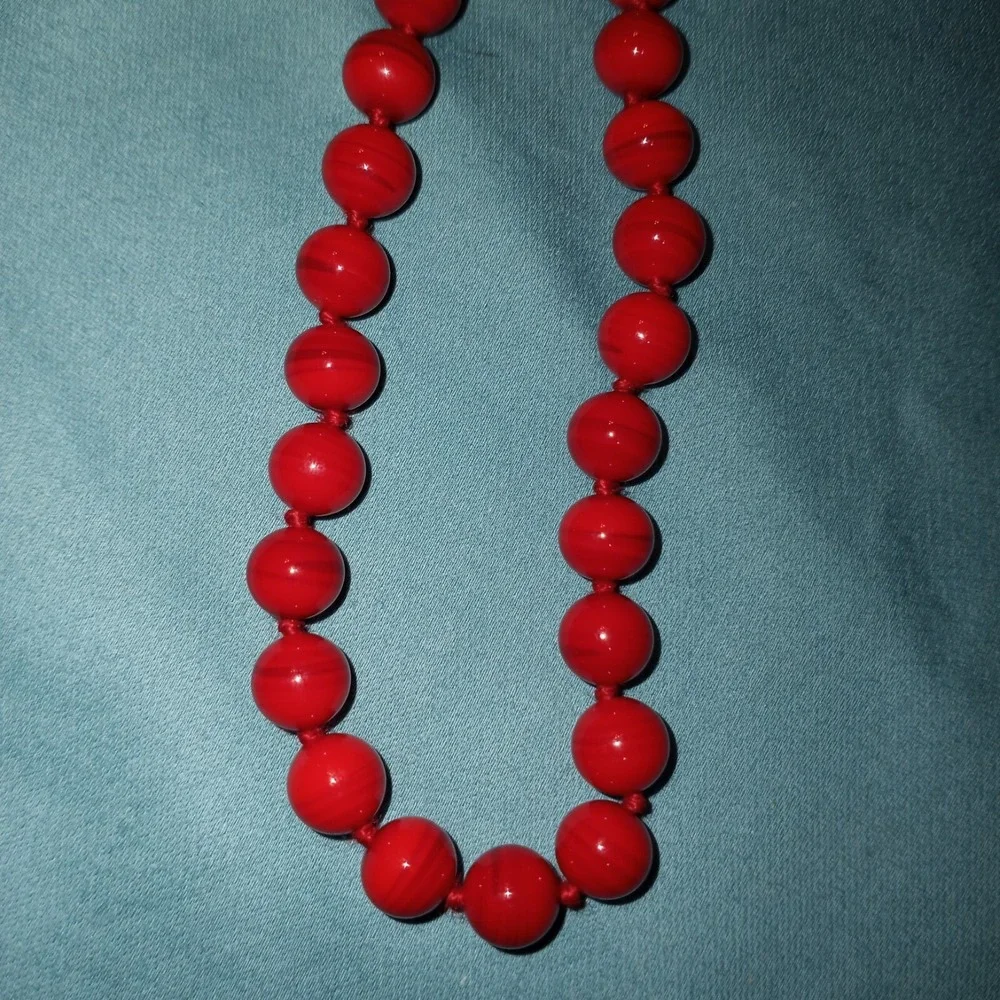 Monet vintage necklace
